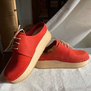 Bryr Clogs: Zoe (no Kilt), Platform Heel size 6 in Poppy